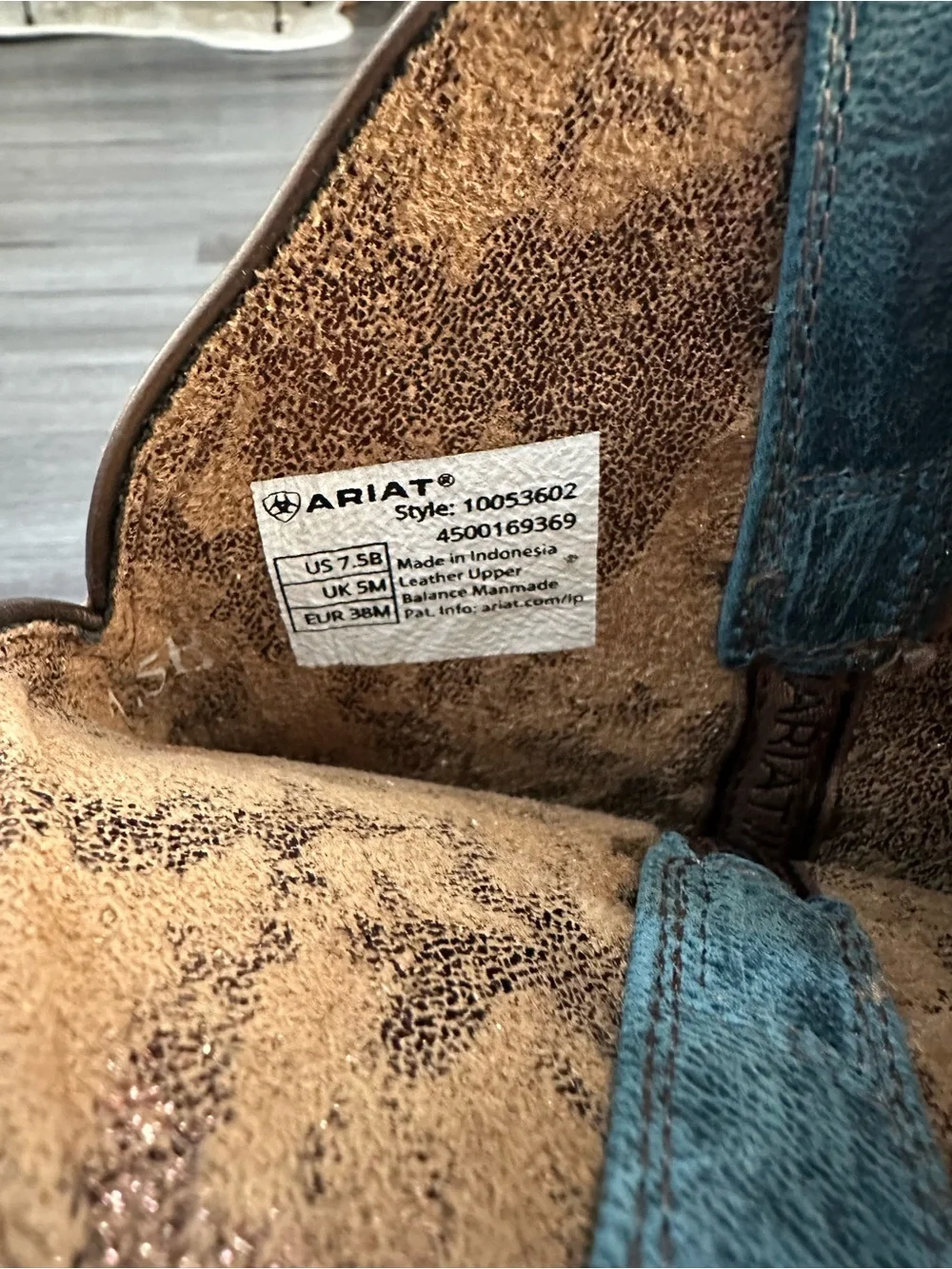 Ariat brand new